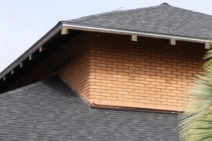 O Telhado Shingle oferece alta durabilidade e eficiência sustentável para valorizar sua obra.
